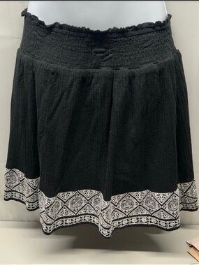 Old Navy Black Mini Skirt with White Embroidered Hem